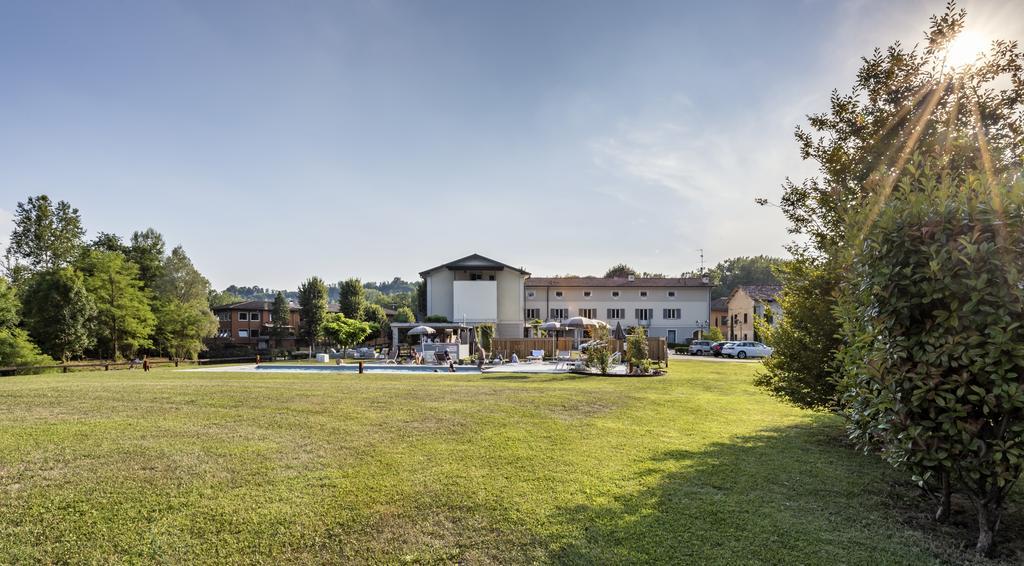 Hotel Il Corazziere Merone Exterior photo
